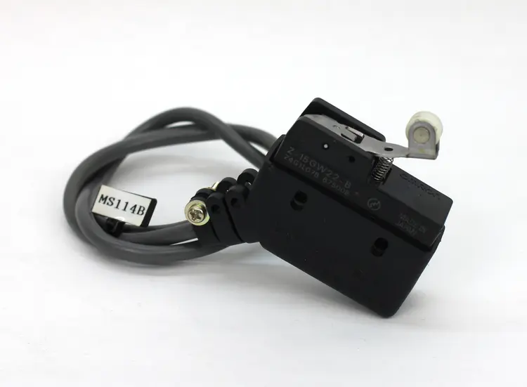 Used OMRON Z-15GW22-B Industrial Controls | Industrial Parts R Us Inc. #365626