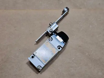 Used OMRON D4A-0500 Switchgears British Columbia CA | Lenmark #1438288