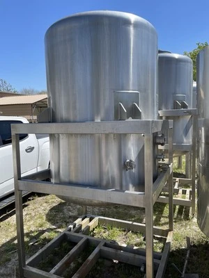 USED Holland & Son 500 Gallon