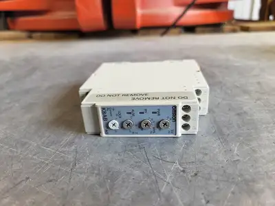 NEW OMRON K8AB-AS2