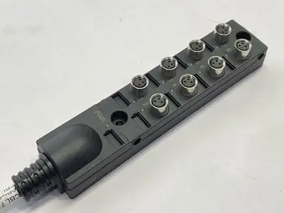 USED TURCK SENSOR / ACTUATOR JUNCTION BOX 8-PORT M8 3-PIN 0124M