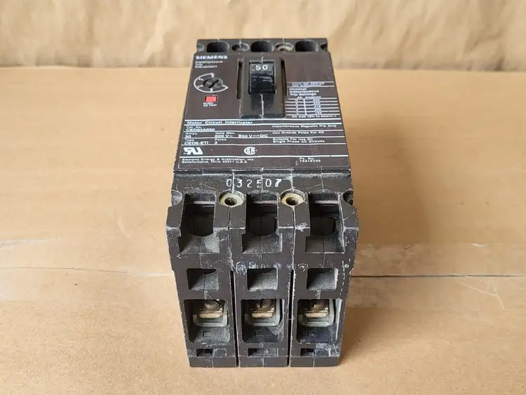 Used 2007 SIEMENS CED63A050 Switchgears British Columbia CA | Lenmark #239123