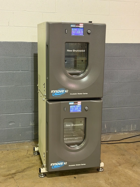 Used _UNKNOWN_ _UNKNOWN_ Incubator Shakers Ohio US | Federal Equipment Company #1365500