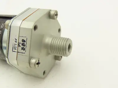 ITT Neo-Dyn 115P1C3-1827 Pressure Switch 5A 125/250V 1/4"x 1/2"NPT Tamper Proof