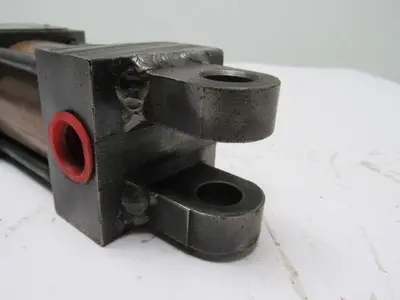 Used UNIVERSAL _UNKNOWN_ Pneumatic Cylinders | Arrow Industrial #633526