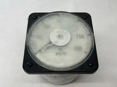 USED YOKOGAWA PANEL METER 0-300VDC NEEDS NEW FRONT PLASTIC SHIELD/FACE