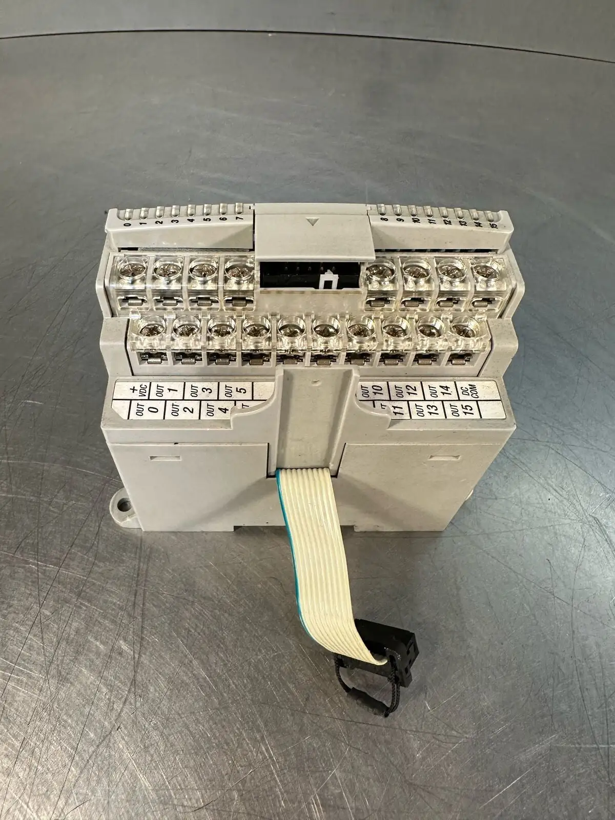 Allen Bradley 1762-OB16 /A REV C Source Output 16 Pt 24VDC (5.3.5)