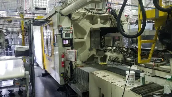 Used 2004 TOSHIBA ISG950WV10-59B Injection Molding Machines CA | INJECTION DEPOT #48849
