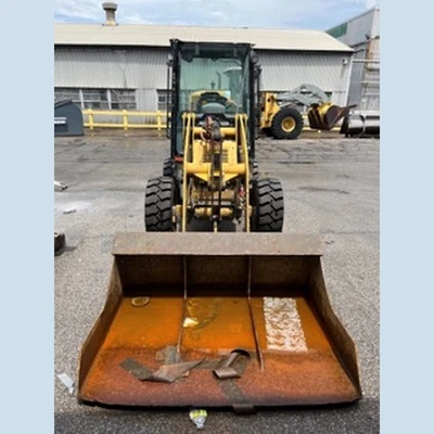 USED 2015 CATERPILLAR 903C