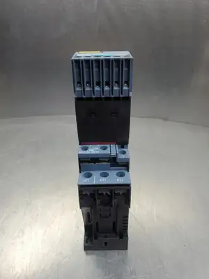SIEMENS 3RT20261BB40 Contactor w/3RH29141GP11 SIRUS Relay. 4D50