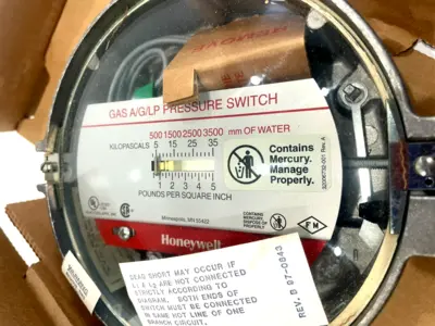 NEW HONEYWELL C437F 1011 GAS/AIR PRESSURE SWITCH C437F1011