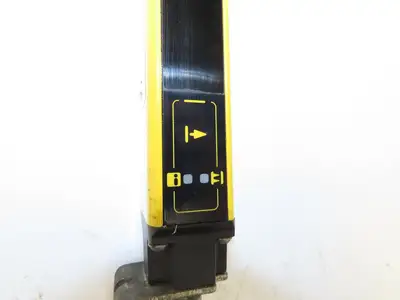 Schmersal SLC440-E-0890-14 Safety Light Curtain Transmitter 890mm 0.3-7mm -READ