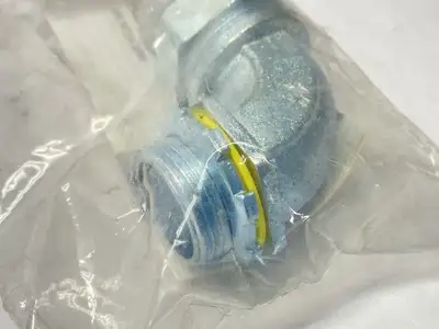 NEW HUBBELL KELLEMS LIQUIDTIGHT CONDUIT WIRE GRIP 90 DEGREE 1"