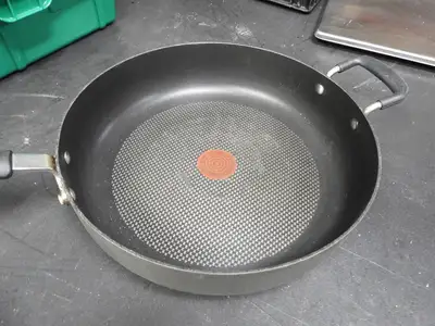 Used Isaac Peoria Used T-Fal Essentials Giant Family Frypan 12"x3" C IP Pans Illinois US | Falcon Restaurant Supply #1376599