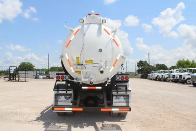 Used 2019 VOLVO VHD64B200 Septic/Sewer/Vacuum Trucks Texas US | Roll Off Truck World #1492002
