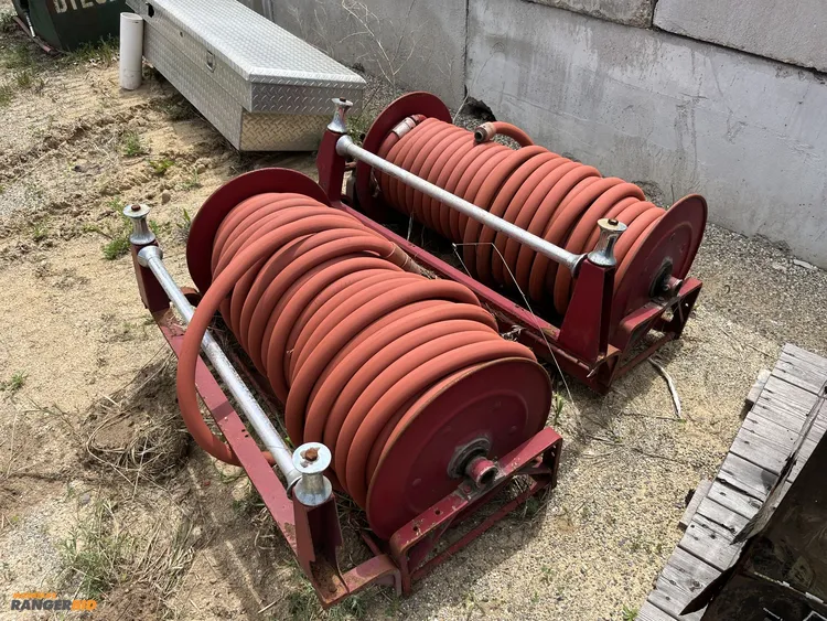 Used LOT OF (2) HEAVY DUTY HOSE REELS _UNKNOWN_ Hoses Michigan US | Miedema Asset Management Group #1149723