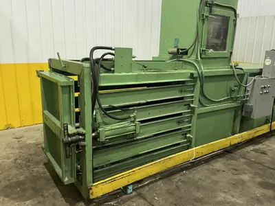 30" X 42" BALEMASTER MODEL #360A CLOSED DOOR HORIZONTAL HYDRAULIC BALER: YOBRO #25088