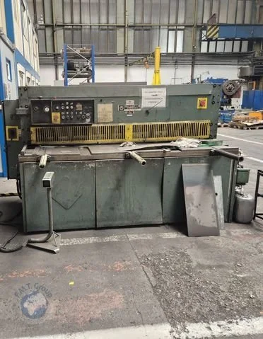 Used PIESOK NTE 2000/6,3 E Power Squaring Shears (Inch) SK | F.M.T. Group s.r.o. #1253251