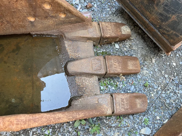 Used CP 330D-Dig Bucket Multipurpose Buckets Maryland US | Zadoon Equipment #1480878