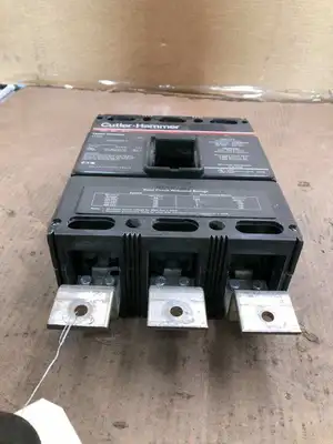 Cutler-Hammer LS36060YA 3 Pole 600A Molded Case Circuit Breaker 600VAC 250VDC