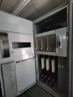 5kV Motor Control Center (MCC) Unit w/ (4) Breakers & (2) Load-Break Switches