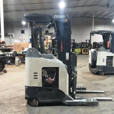 USED 2018 CROWN RR5725-45