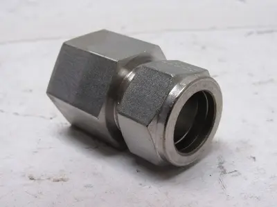 Parker 16FSC12N-316 A-LOK 3/4" Tube To 3/4" NPT Female Connector