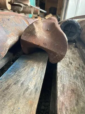 Used AFTERMARKET 5-5/8” X 27” CHISEL DRILL BIT Rock Drills Pennsylvania US | East West Machinery & Drilling #1417242