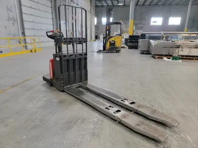 USED RAYMOND 8410