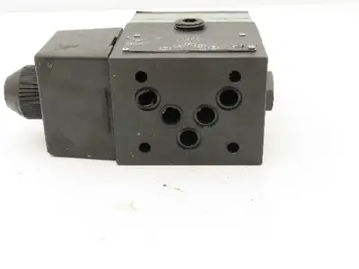Used VICKERS _UNKNOWN_ Valves/Fittings Indiana US | Arrow Industrial #1316974
