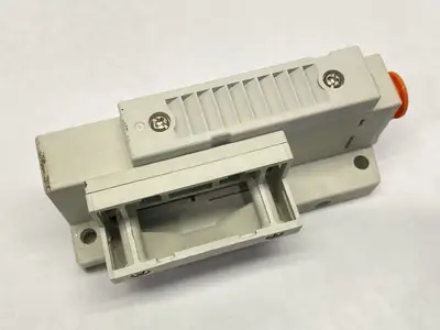 SV2000-51D1-13AS-N11 | SMC  Pneumatic Manifold Endplate - New Other