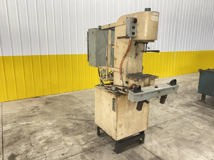 Used DENNISON 7748 Hydraulic Presses Ohio US | Yoder Brothers machinery 11 #89146