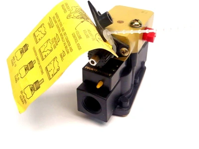 New | in-Stock MASTER PNEUMATIC 3/4" NPFT DOWNSTREAM POINT SERV-OIL LUBRICATOR Valves/Fittings | Maverick Industrial Sales #1108853
