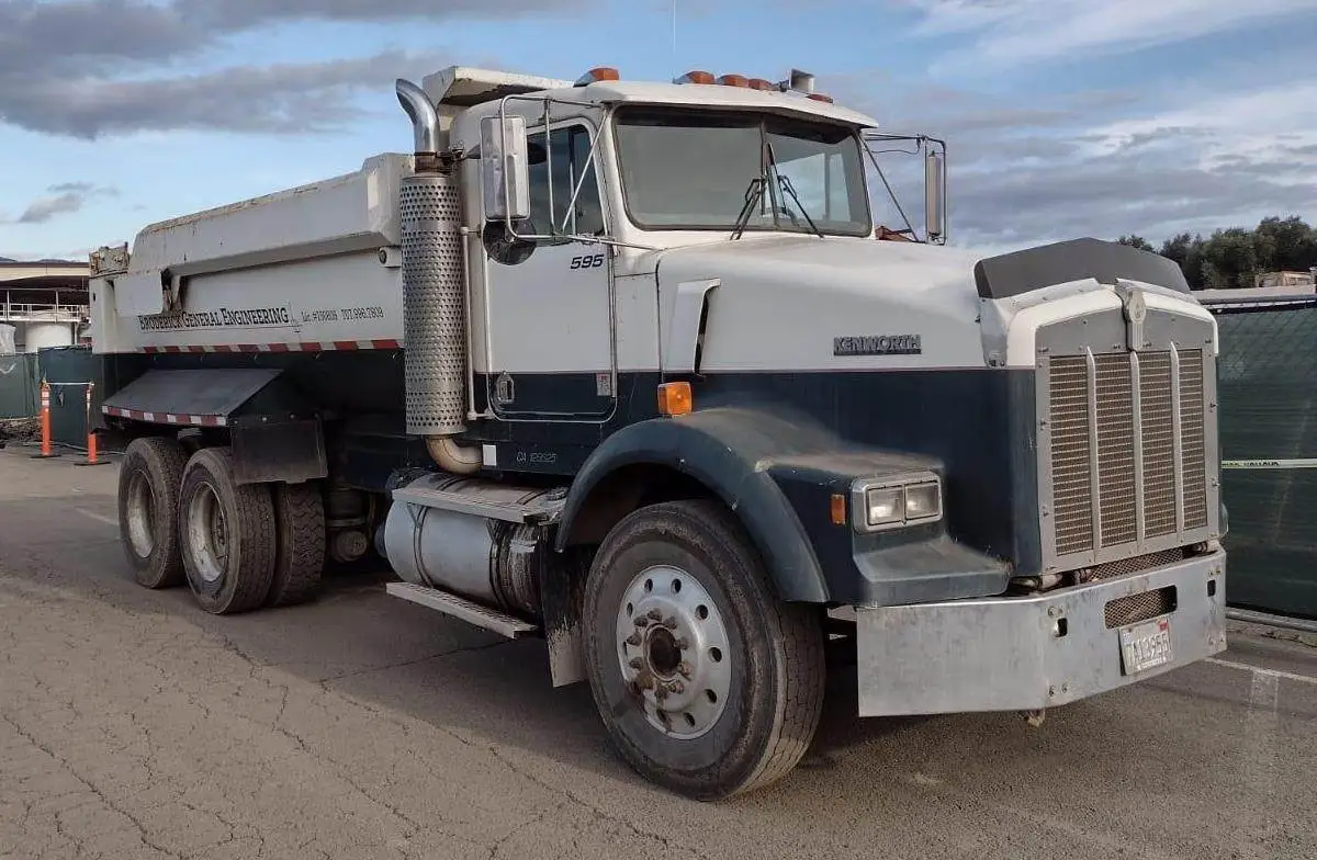 USED 1995 KENWORTH T800