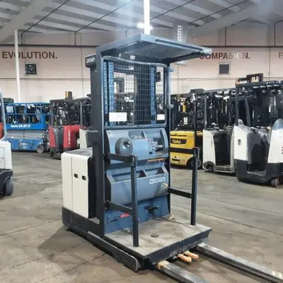 USED 2016 CROWN SP3510-30