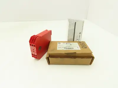 Allen Bradley 440N-S32013 Guardmaster Safety Relay Sipha Control Unit 24V Ser B