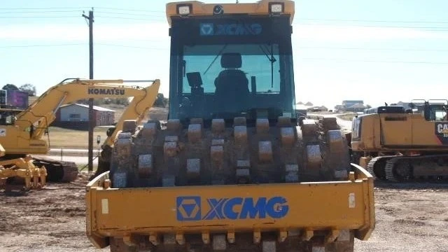 USED 2021 XCMG CV123PDU