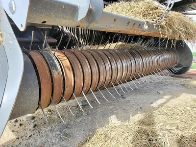 USED 2012 MASSEY FERGUSON 2190 CUTTER