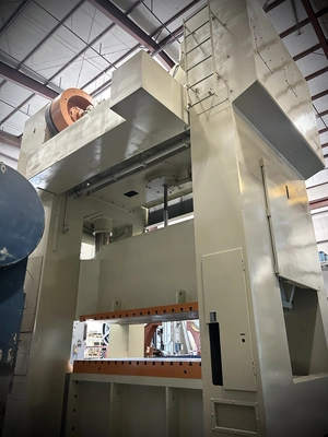 USED 1985 KOMATSU PRESSES KOMATSU E2P-400 PRESS