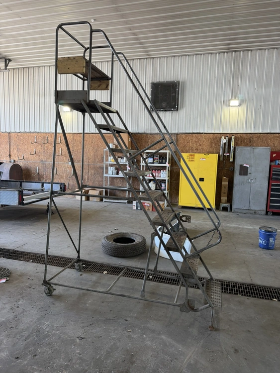 Used _UNKNOWN_ _UNKNOWN_ Ladders Indiana US | Miedema Asset Management Group #1414725