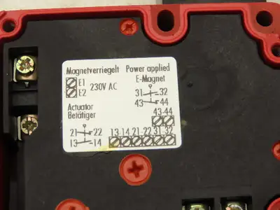 Allen Bradley 802F-TF6SM11 Interlock Safety Switch 230V 4A Ser A