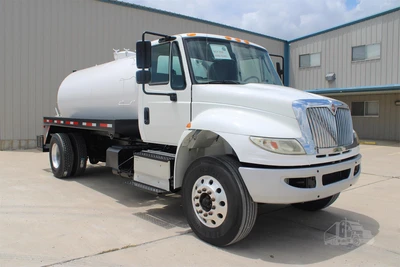 Used 2017 INTERNATIONAL DURASTAR 4300 Vacuum Truck Texas US | Roll Off Truck World #1491746