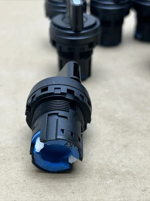 (8) IDEC HW1S-33T FAST SHIPPING!+ WARRANTY