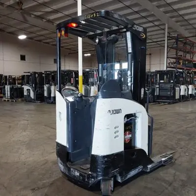 USED 2016 CROWN RR5725-45