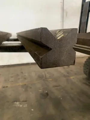 6'9"(81") 3-WAY PRESS BRAKE BOTTOM 90 DEGREE FEMALE DIE. STOCK # 0876324