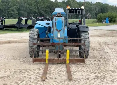USED 2015 GENIE GTH844
