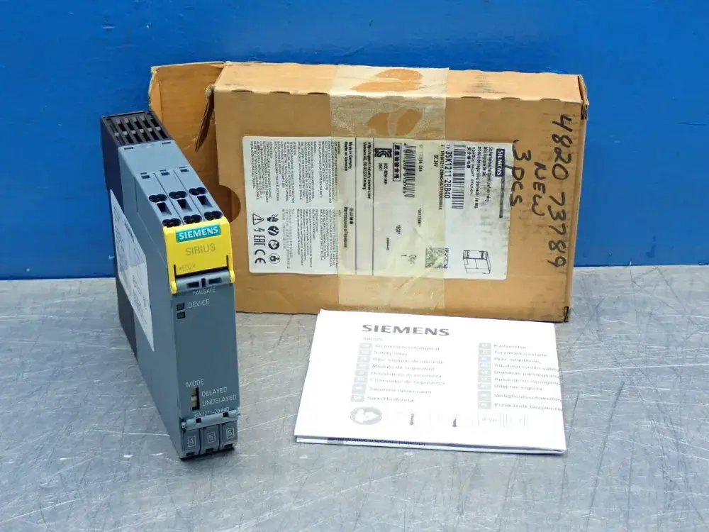 NEW SIEMENS 3SK12112BB40