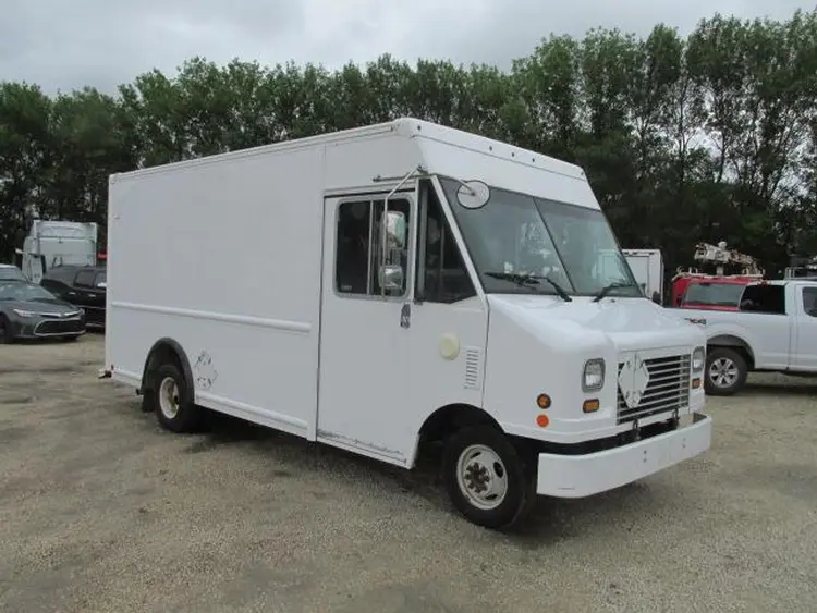 Used 2014 FORD E 350 Box trucks Manitoba CA | Conquest Truck & Auto Sales #1421377