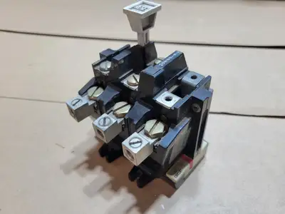 Used ALLEN-BRADLEY 40185-800-01 Relays & Switches British Columbia CA | Lenmark #1489022