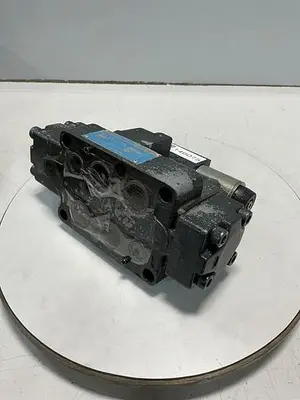 USED VICKERS DG5V-8-S-33C-T-M-U-HL-10-EN502